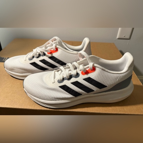 Men’s Adidas size 10 - Picture 1 of 4